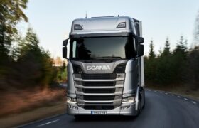Scania Anuncia Foco em Descarbonização ao Celebrar a Produção do Caminhão de Número 500 Mil